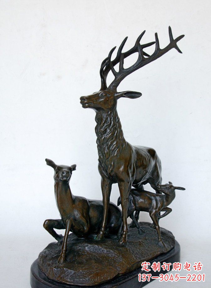 金华艺术之美，母子鹿驯鹿铜雕