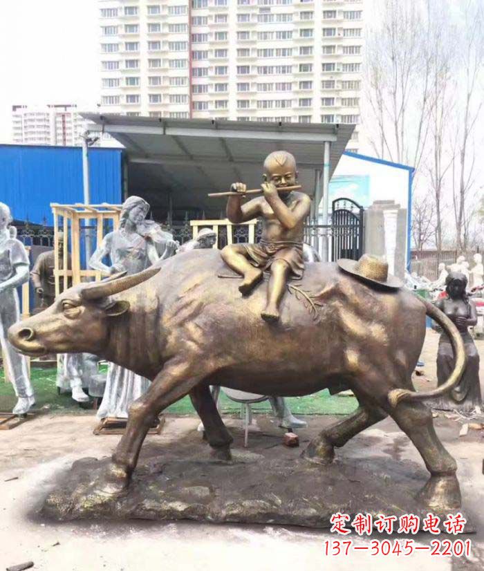 金华专为儿童量身定制的牧童骑在牛背吹笛铜雕
