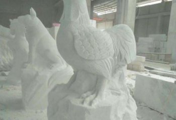 金华华丽而神奇的汉白玉中领生肖鸡雕塑