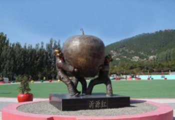 金华苹果融入两岁小孩的生活——公园铜雕