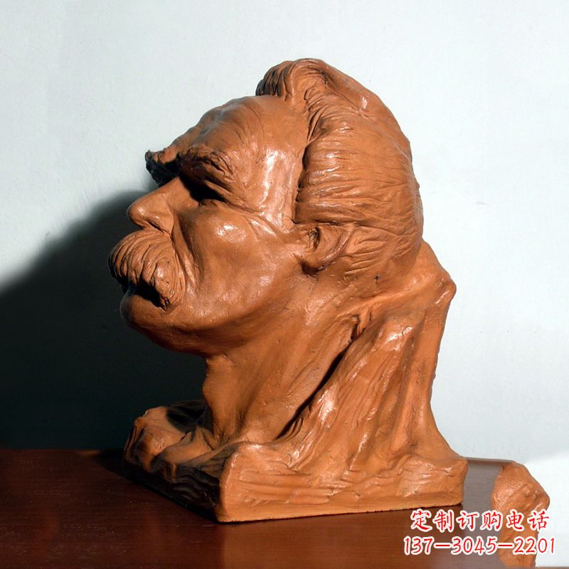 金华以尼采为原型的雕塑头像