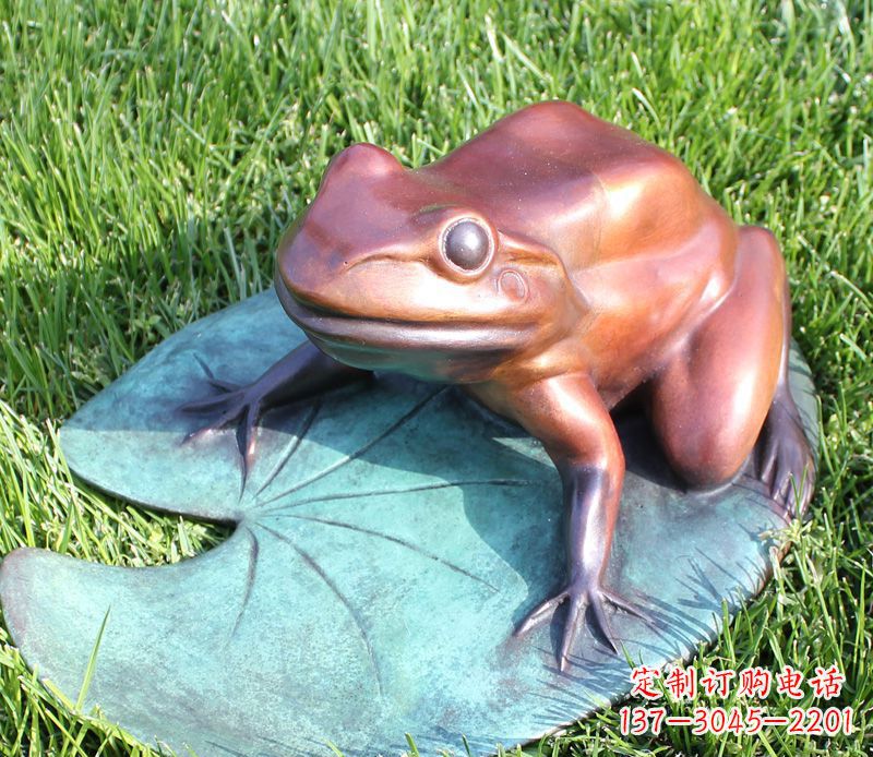 金华复古古典之美,荷叶青蛙雕塑