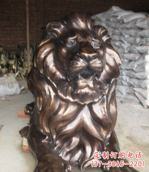 金华静静躺在你身边,西洋狮子铜雕塑给你精致的拥抱
