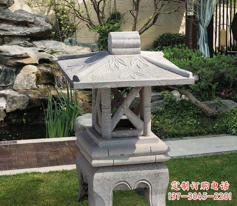 金华青石草坪照明灯——装点环境的美丽石灯雕塑