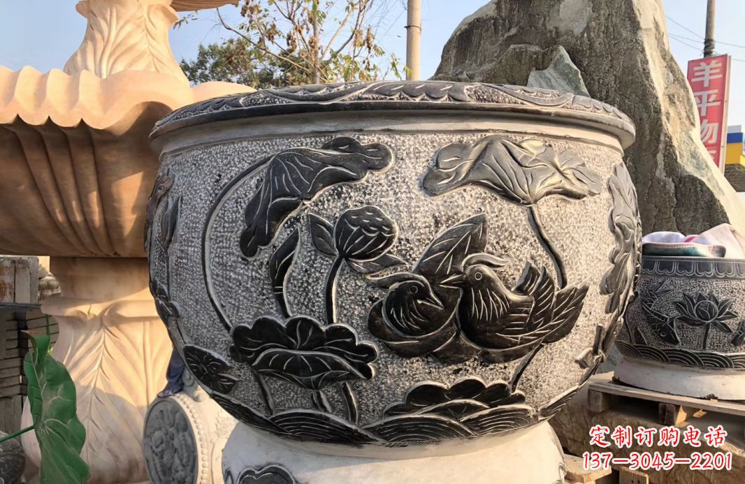 金华荷花浮雕鱼缸雕塑,让空间更加生机勃勃