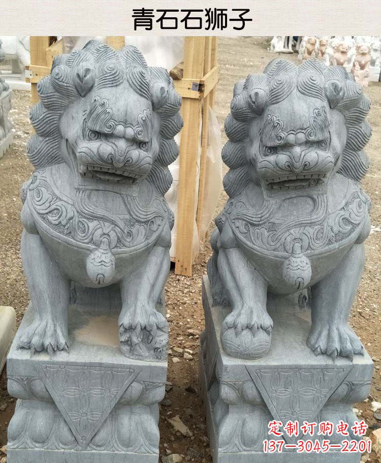 金华青石雕刻的传统工艺美狮