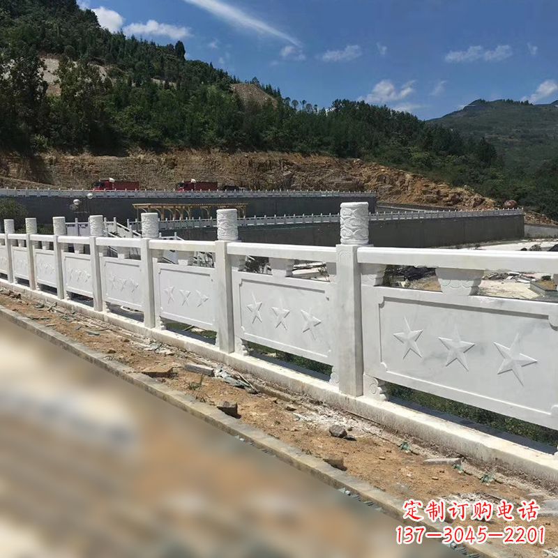 金华青石路桥栏板护栏雕塑:艺术精美,安全可靠