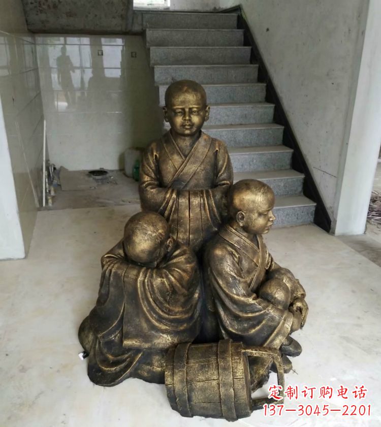 金华中国领雕塑推出的金色佛祖三像是一件令人惊…
