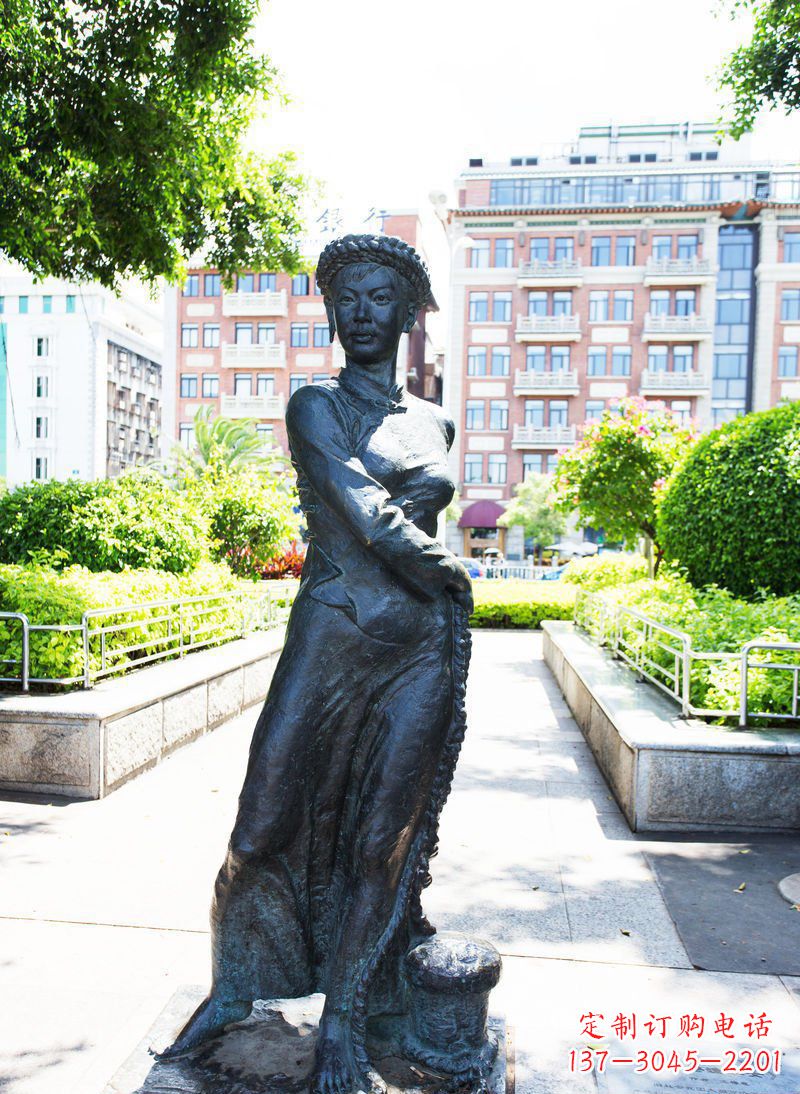 金华民族风情女性青铜雕塑