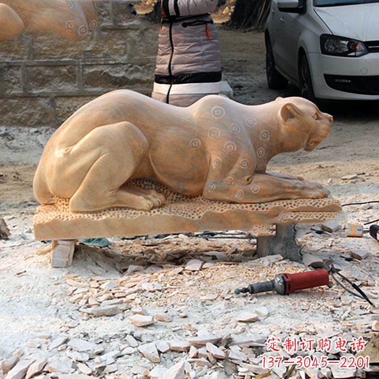 金华中领雕塑:精美雕刻豹雕塑