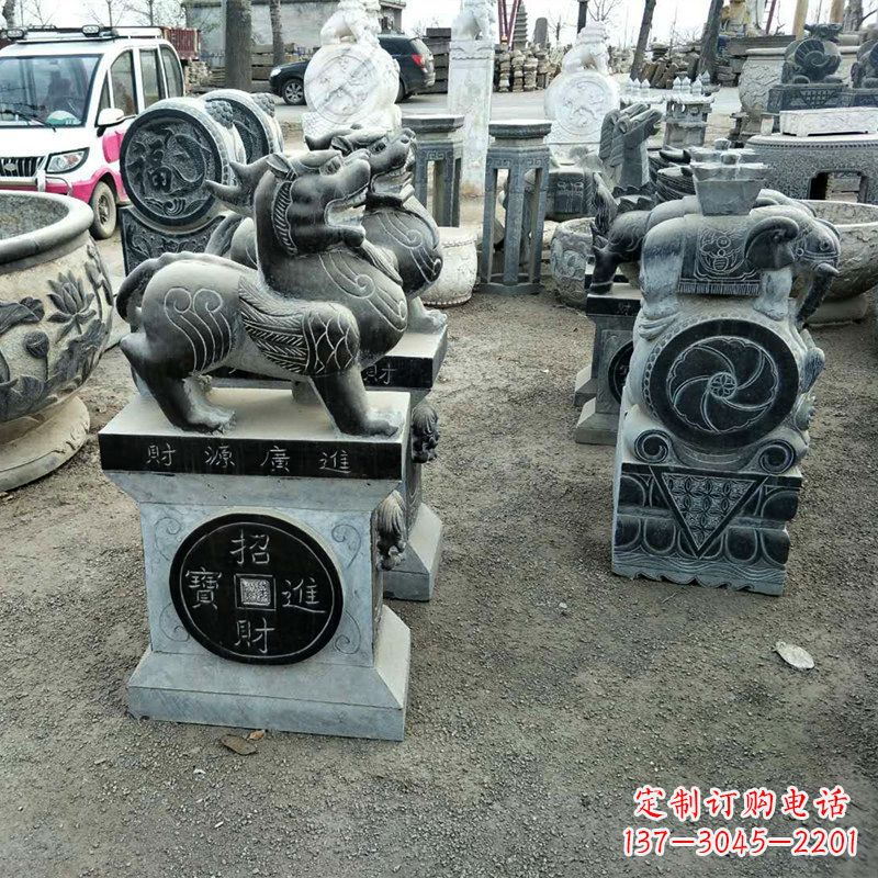金华中领雕塑拥有一支由经验丰富的石雕大师组成…