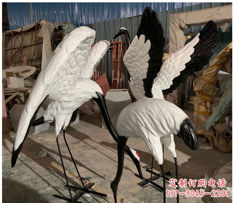 金华石雕展翅丹顶鹤动物雕塑