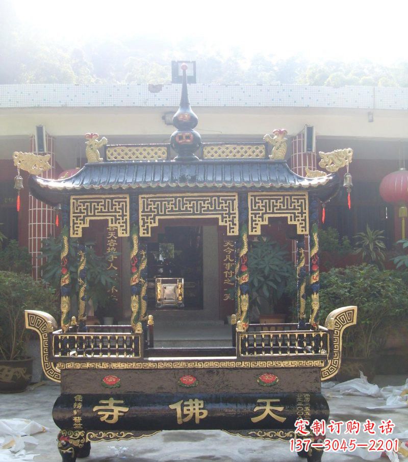 金华寺庙铸铜四足方形带顶香炉