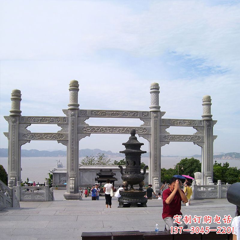 金华寺院冲天式石雕牌坊