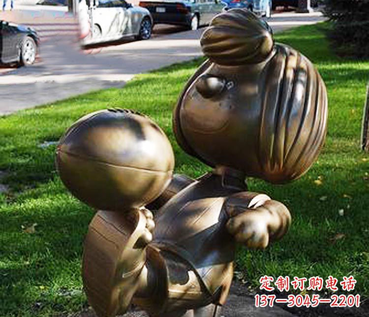 金华踢球的小女孩铜雕