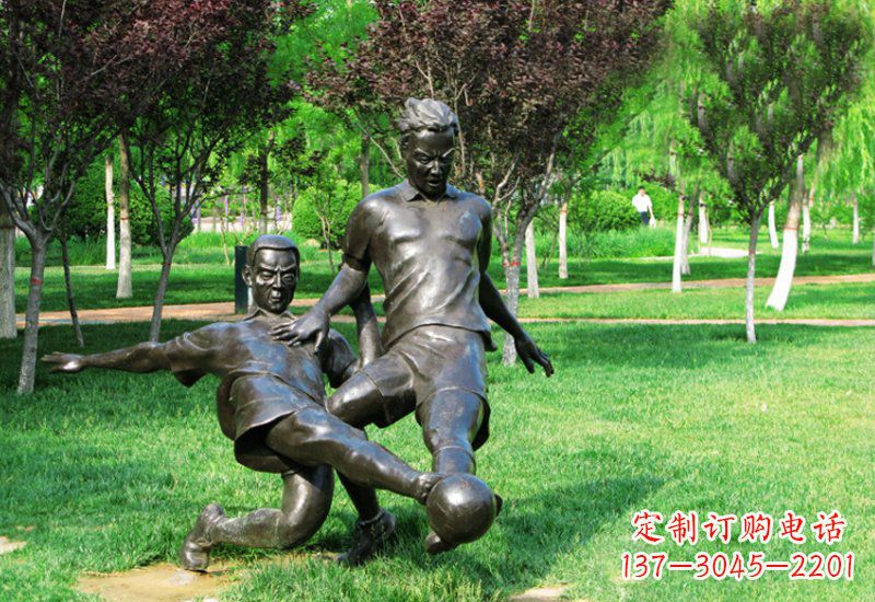 金华踢足球的人物铜雕222