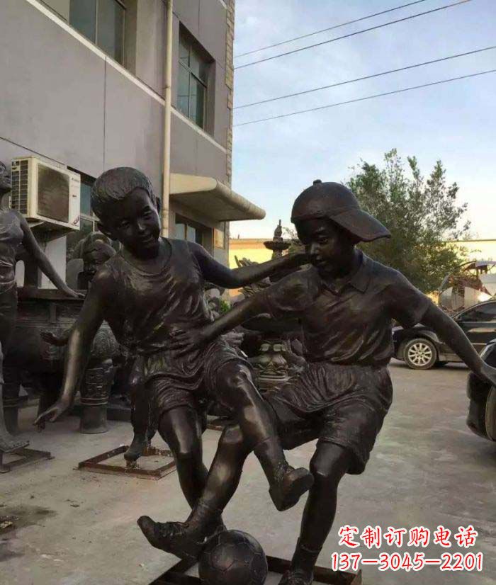 金华踢足球儿童铜雕 (2)
