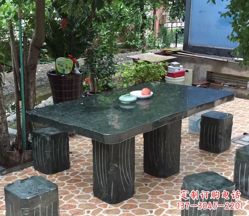 金华庭院长方形石桌凳雕塑