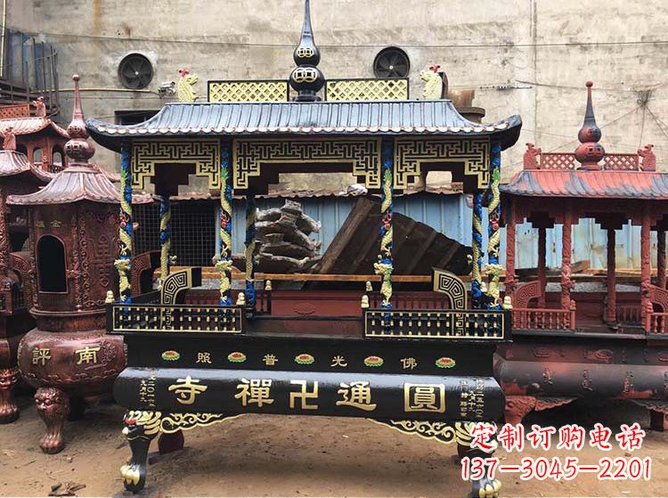 金华铜雕像铁香炉