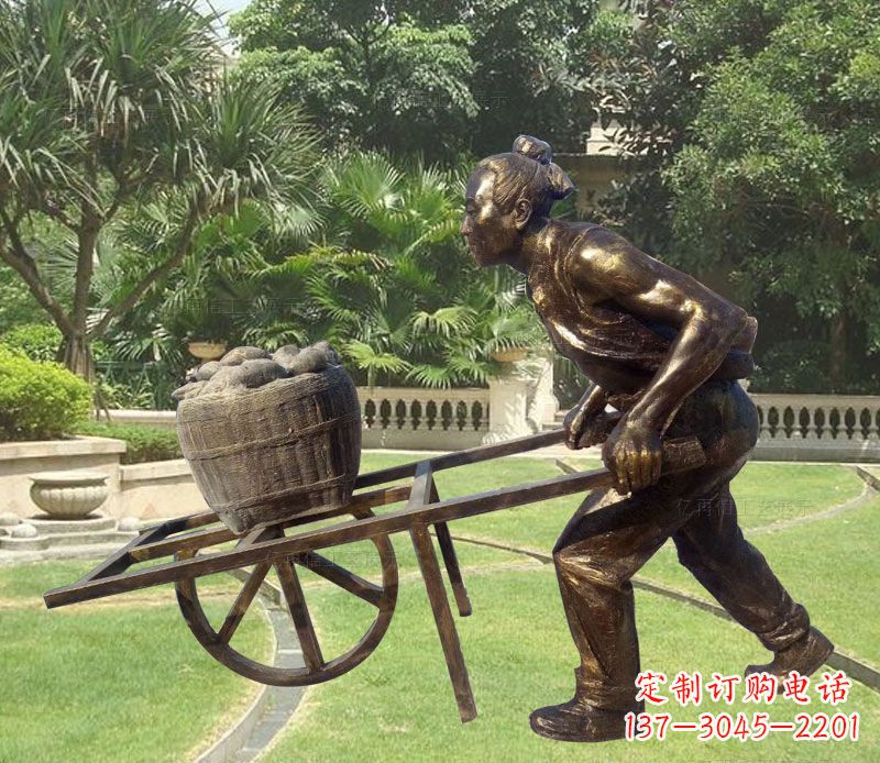 金华推独轮车的古人铜雕