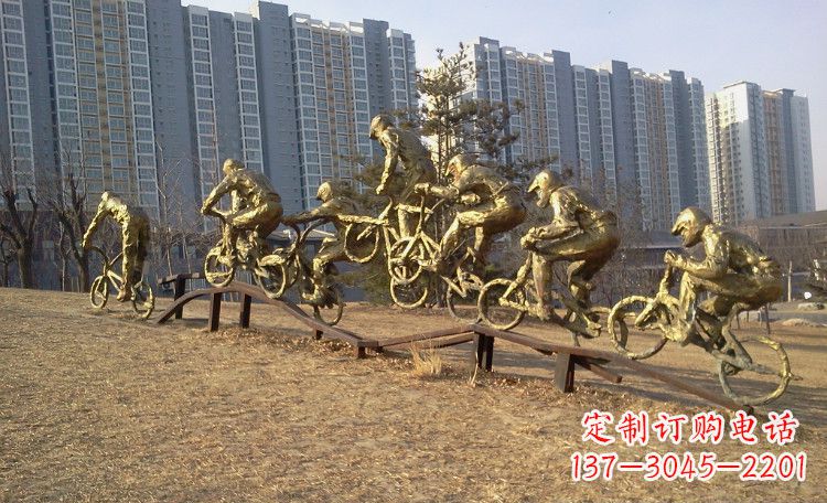 金华玩花样自行车人物铜雕