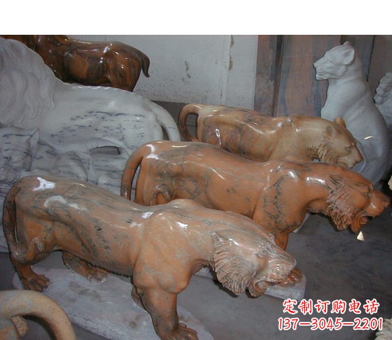 金华晚霞红动物老虎石雕