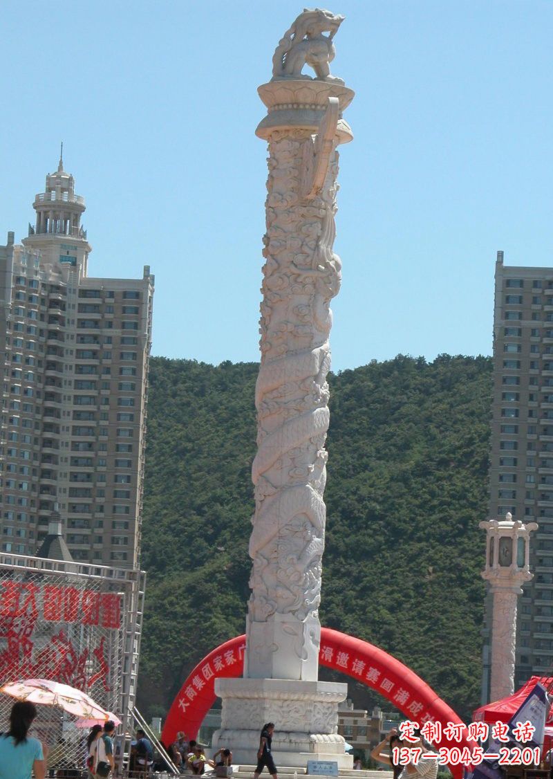 金华晚霞红广场龙柱