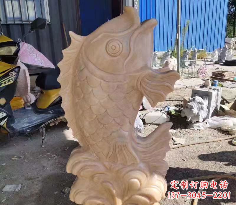 金华晚霞红喷水鲤鱼石雕