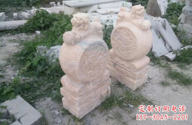 金华晚霞红狮子门墩石雕