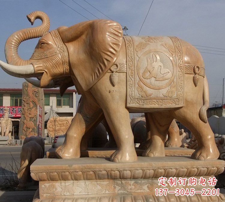 金华晚霞红石雕如意大象