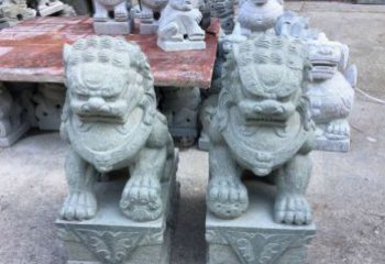 金华青石踩球狮子看门石雕，精致雕塑令门口更加精彩