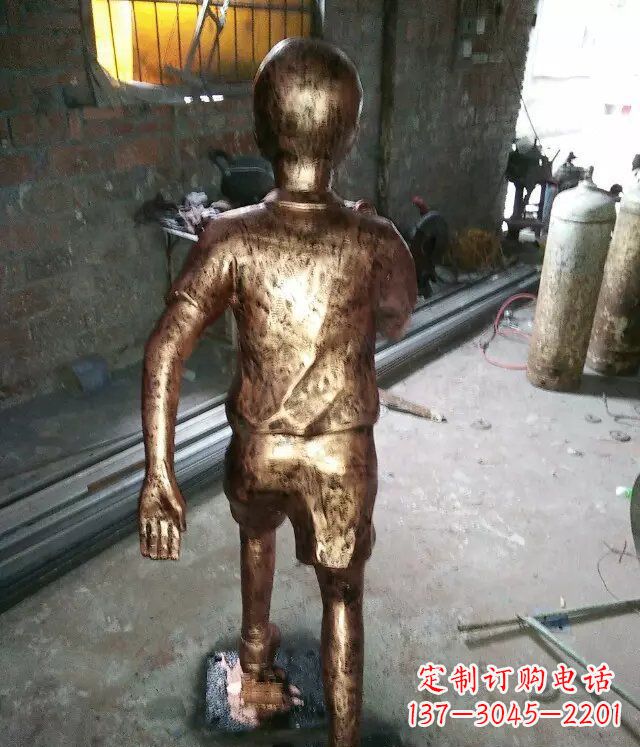 金华小孩跑步公园人物铜雕 (2)