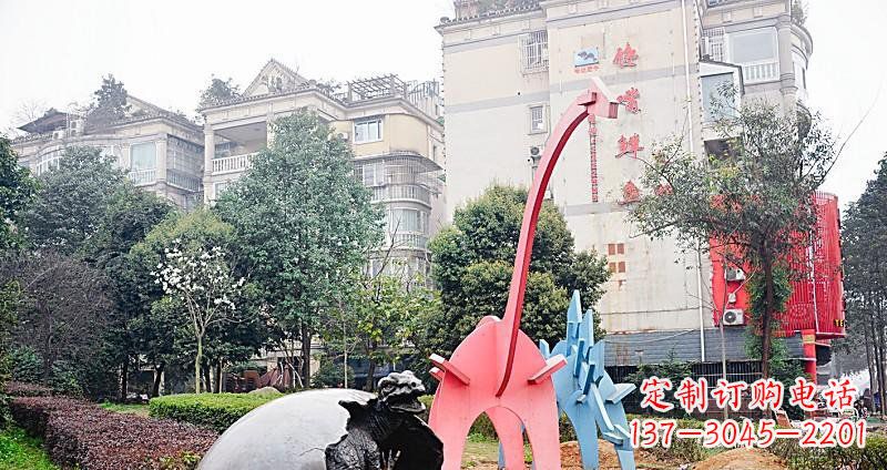 金华小区破壳而出的小恐龙景观铜雕