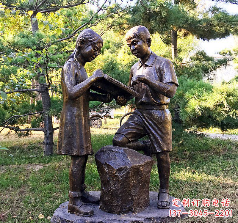 金华校园读书的学生铜雕