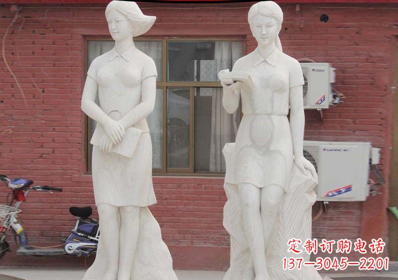 金华校园拿书本的学生石雕