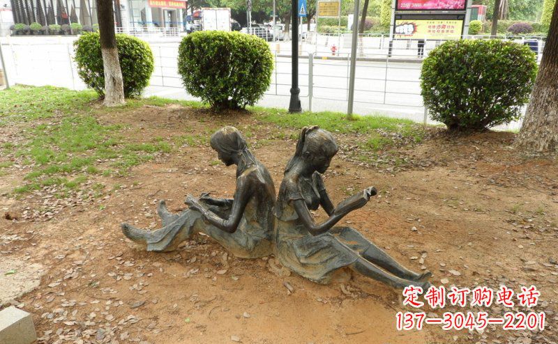金华校园坐着看书的女孩人物铜雕
