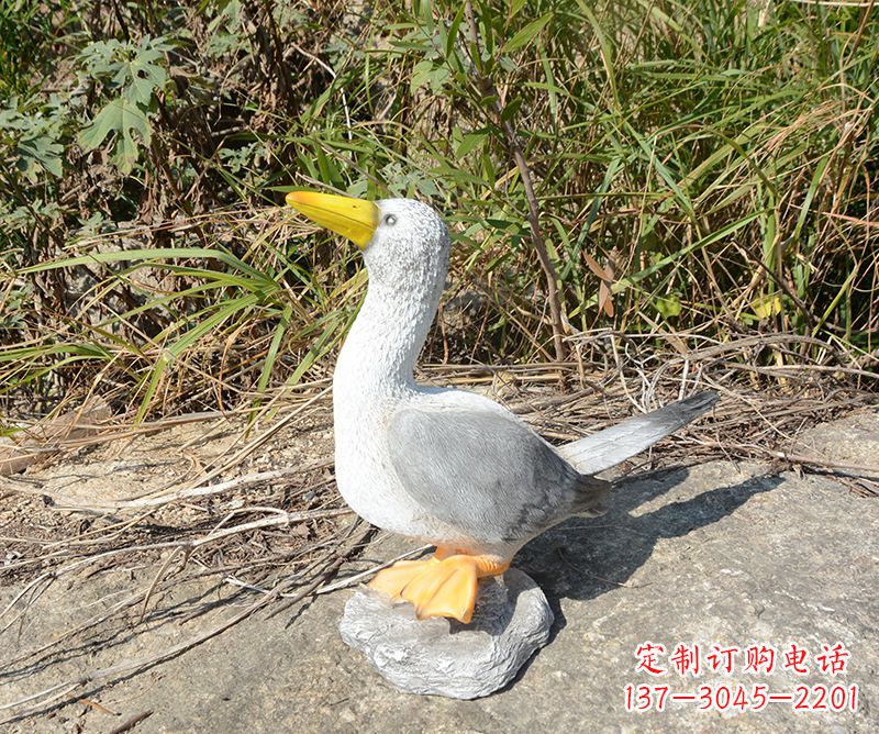 金华学校雕塑和平鸽