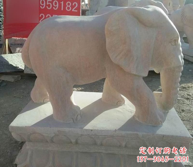金华园林晚霞红大象雕塑