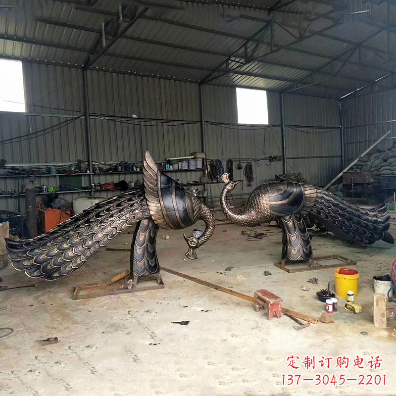 金华铸铜孔雀雕塑