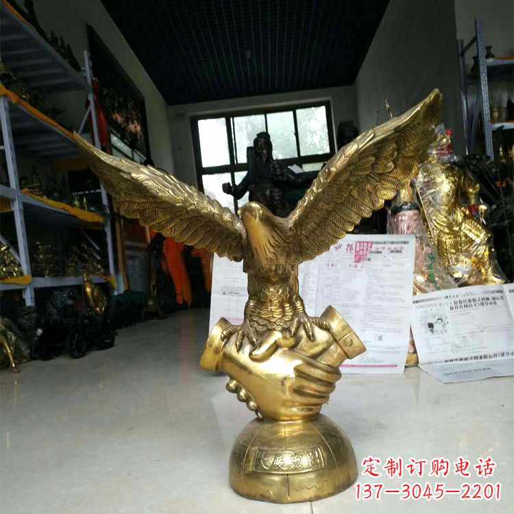 金华铸铜老鹰雕塑大展宏图