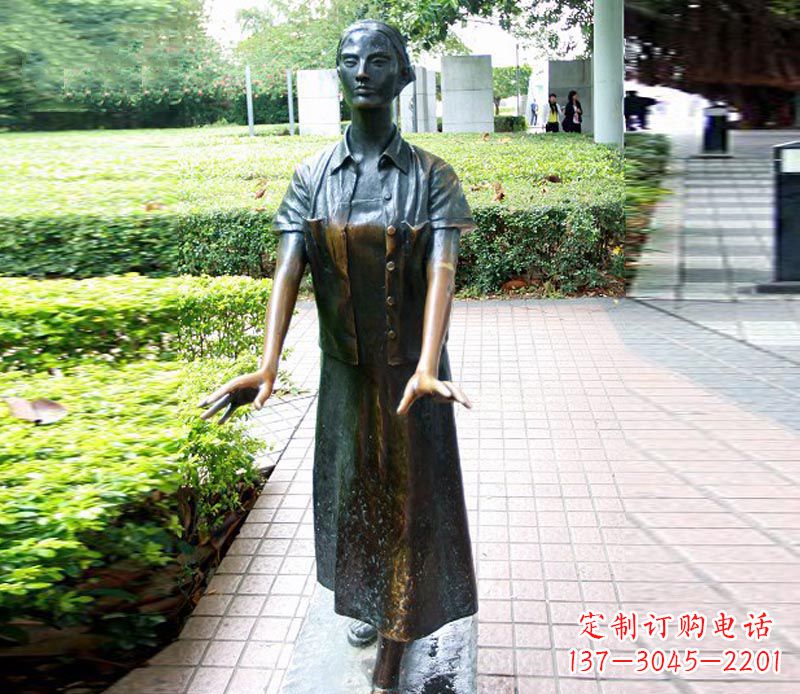 金华走路的盲人女孩铜雕